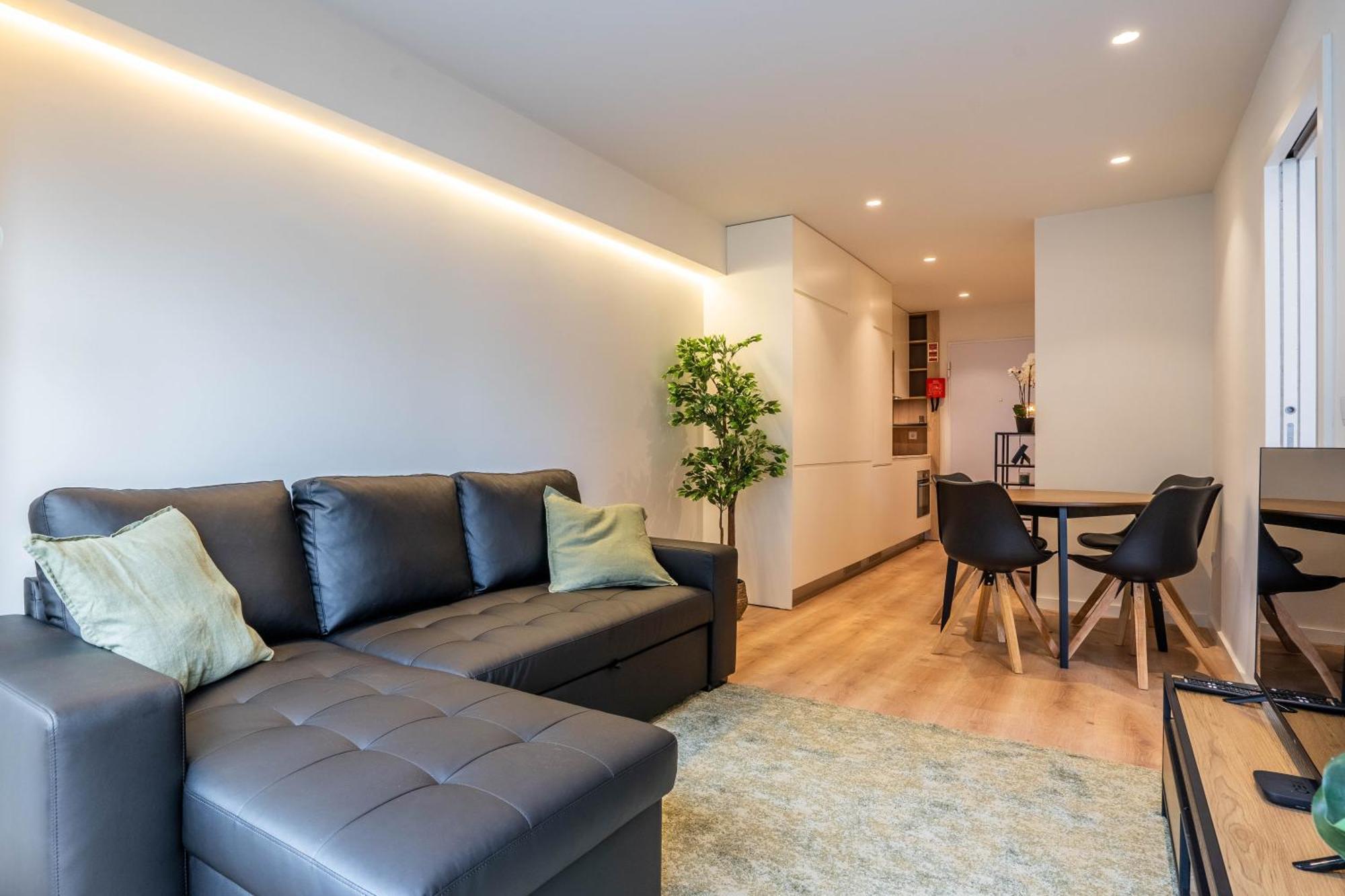 Trindade Bliss: 1Br W/ Free Parking By Lovelystay Porto Exterior photo
