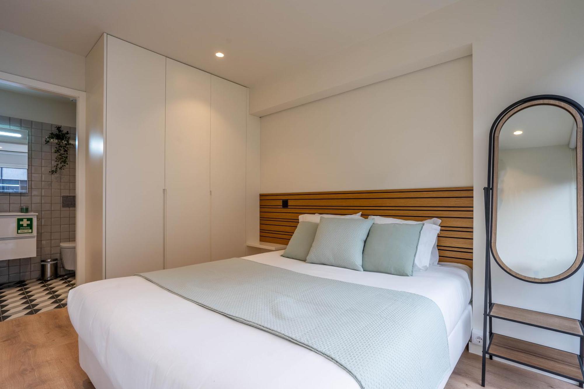Trindade Bliss: 1Br W/ Free Parking By Lovelystay Porto Exterior photo