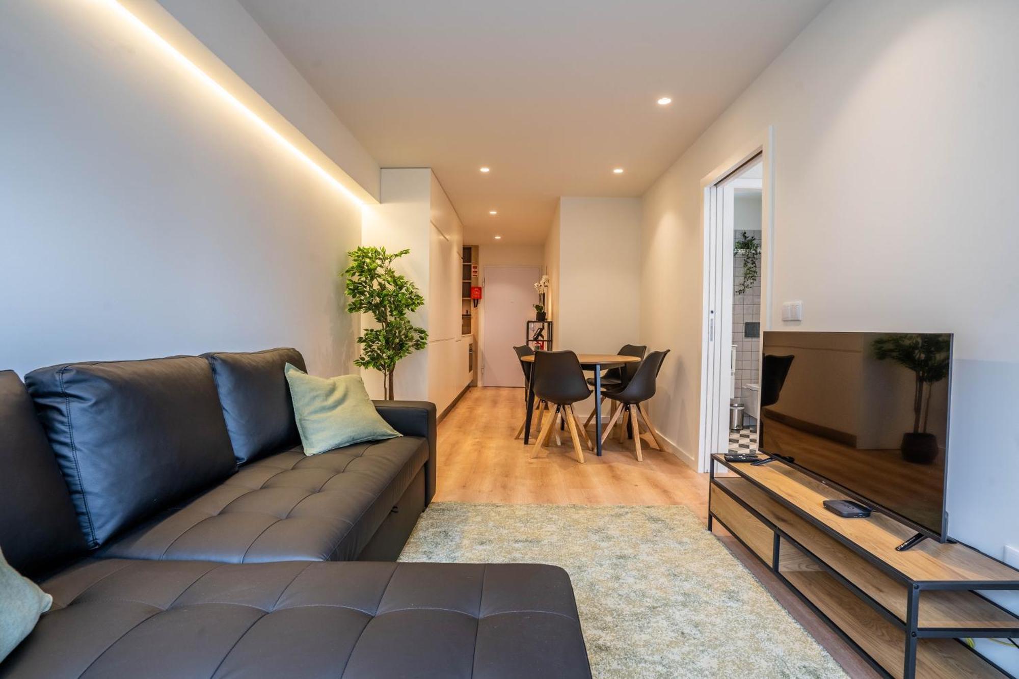 Trindade Bliss: 1Br W/ Free Parking By Lovelystay Porto Exterior photo